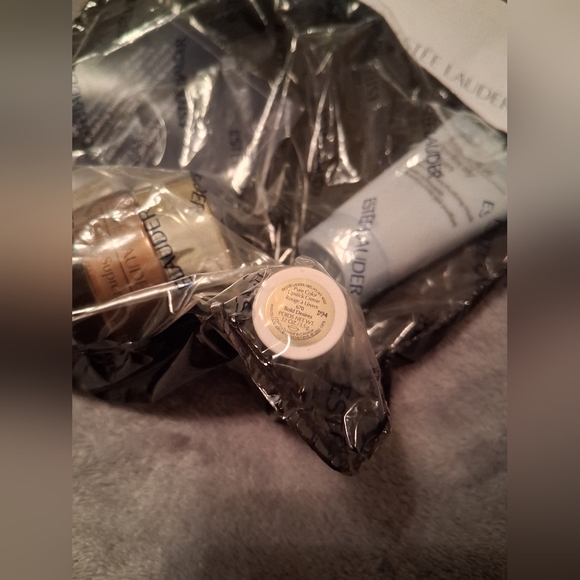 Estee Lauder Skincare Bundle - Picture 2 of 3